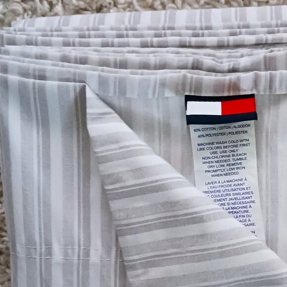 Tommy Hilfiger Queen Size Sheet White Grey Stipes Cotton Blend - Picture 1 of 5